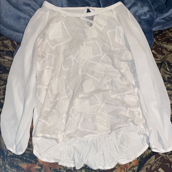 Long sleeve laced shirt - Picture 1 of 1